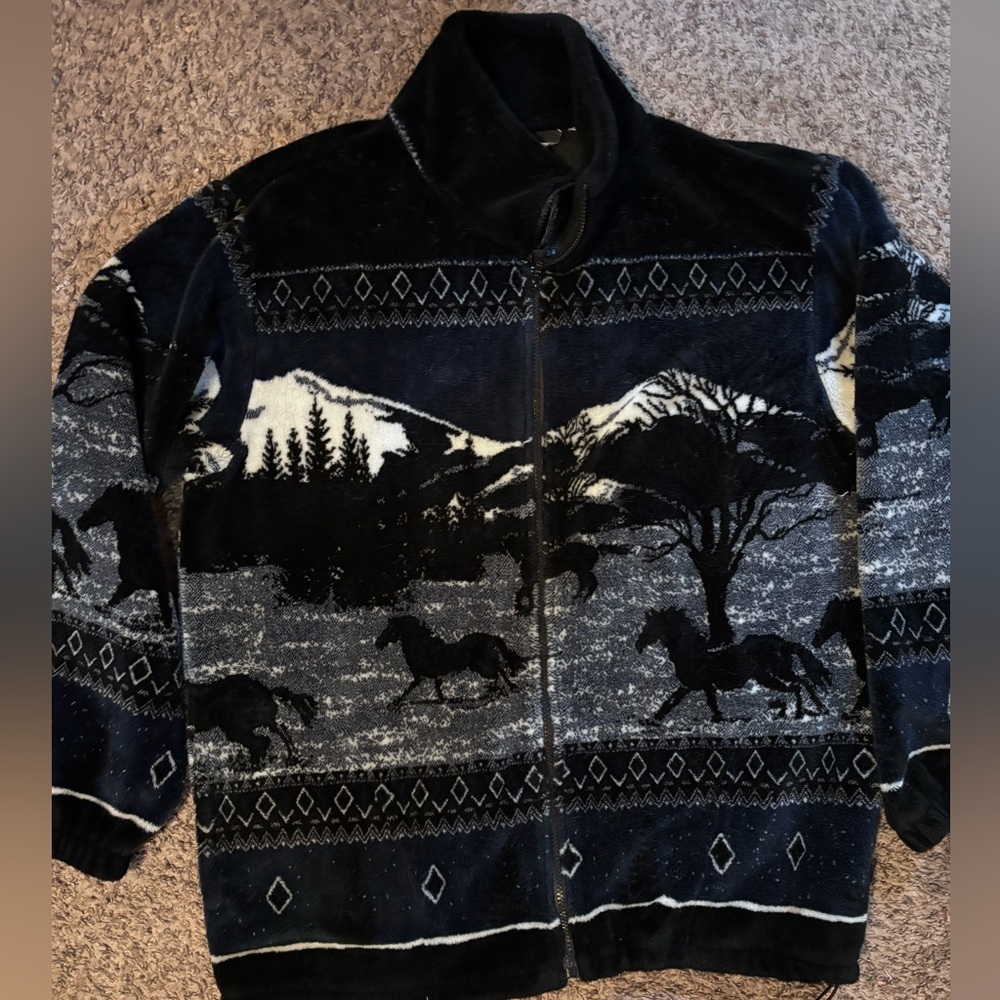 Women's Black and White Scenic Fleece Jacket w Horses